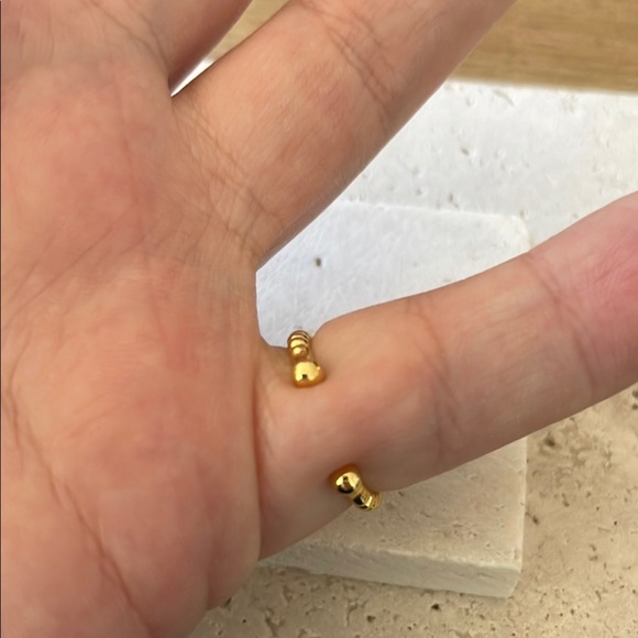 Floral Butterfly Gold Ring - Picture 3 of 3